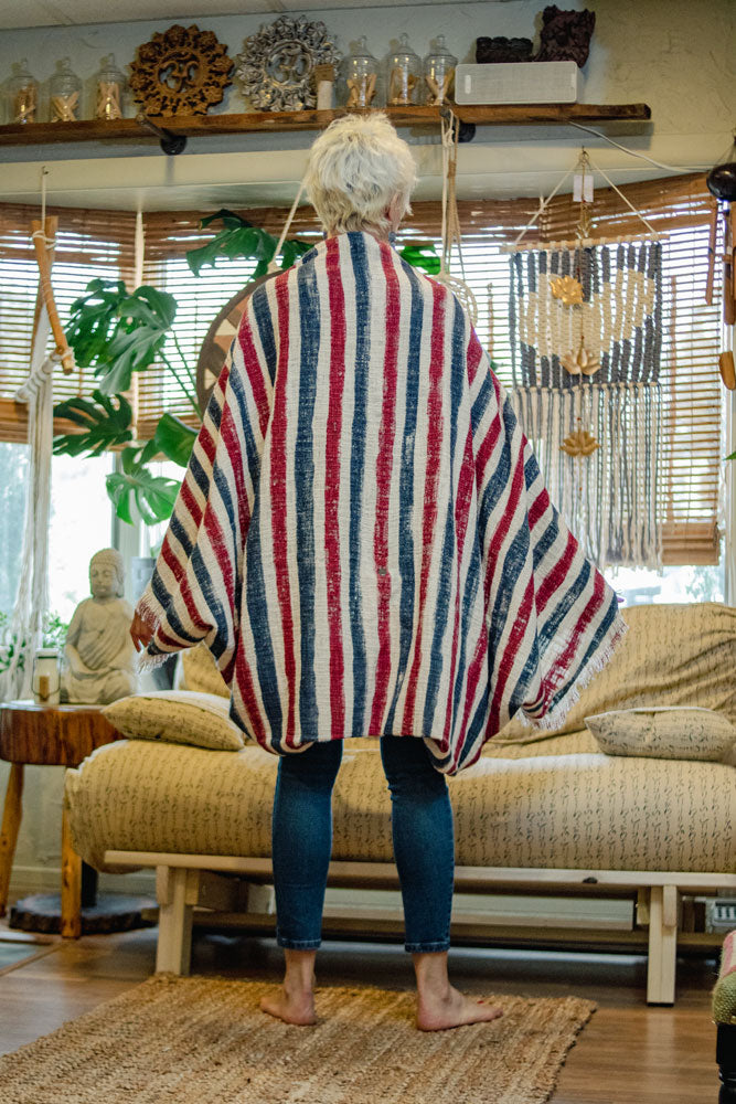 Ameri - Wearable Throw