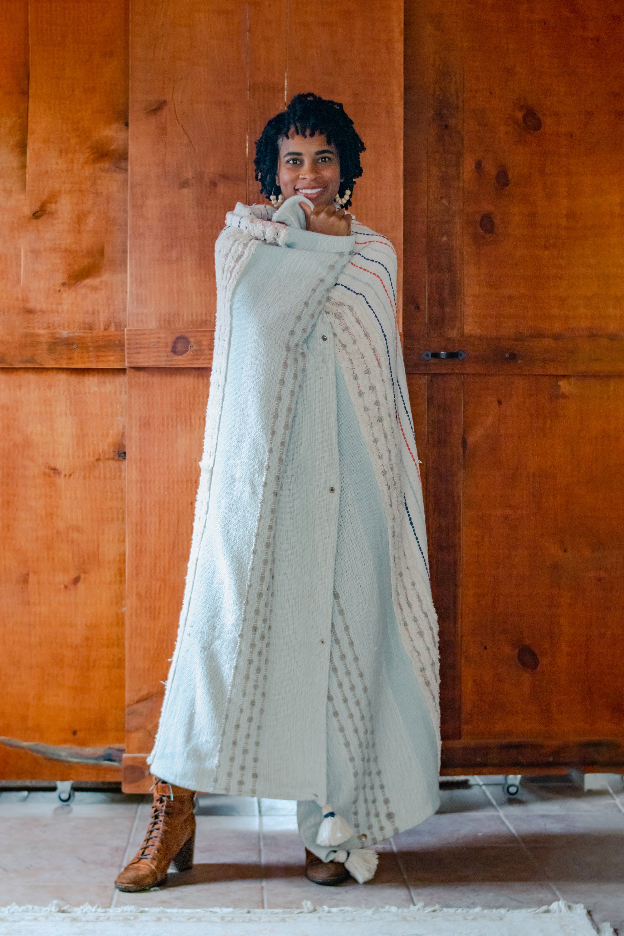 Elu - Wearable Throw