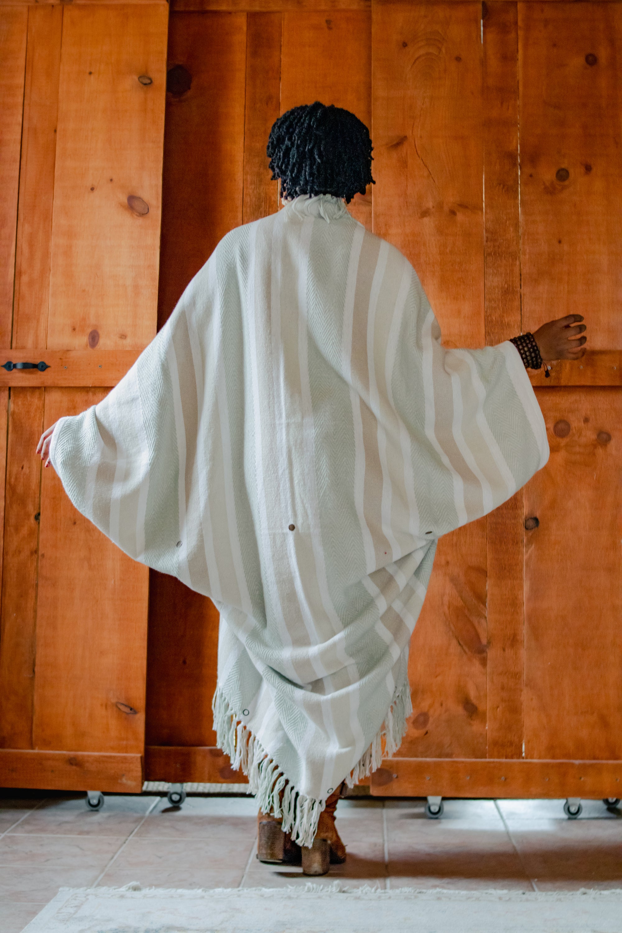 Helako - Wearable Throw